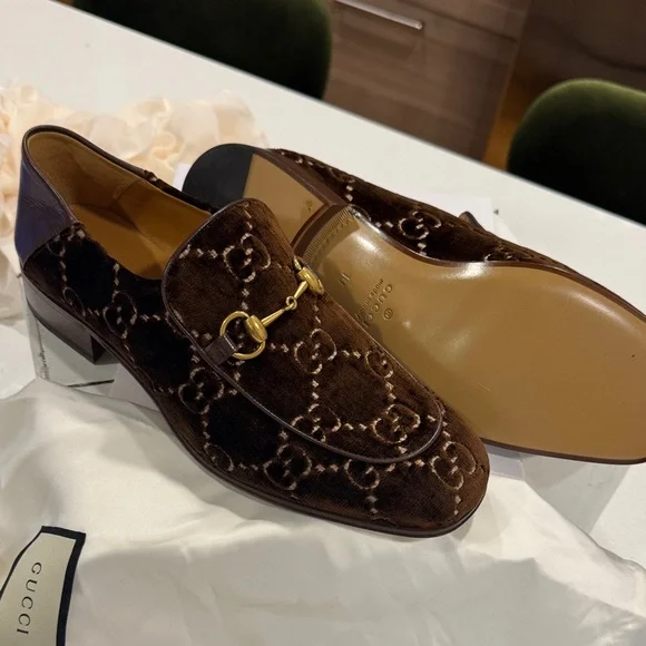Gucci Brown Velvet Loafers with Gold Accent Gucci Brown Velvet Horsebit Jordaan Loafers main image 3